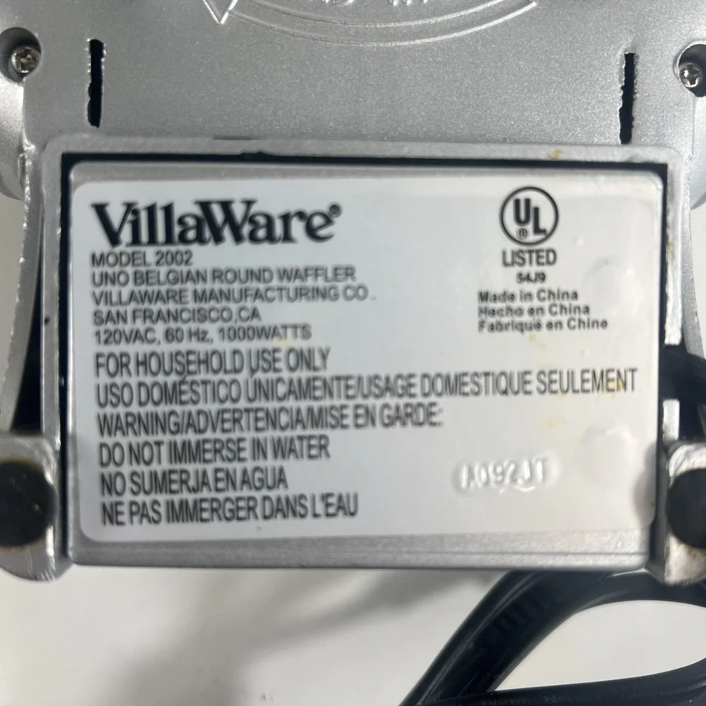 VillaWare UNO Belgian Waffle Maker Silver Round Waffler‎ 2002 1000W Electric